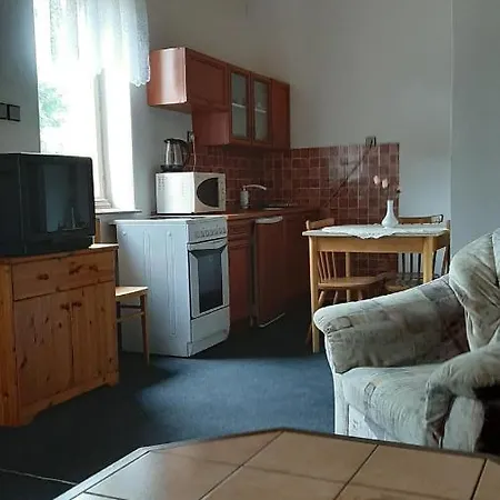 Apartmany-zamecka Restaurace Jindrichovice